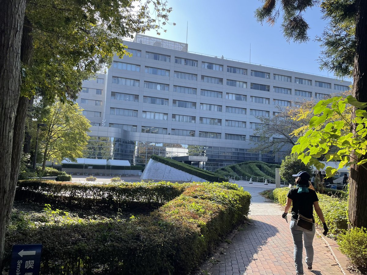 yokosun333's tweet image. 人の列が出来始めたので入場時間は10分早まります（9:50開場）とのアナウンス。