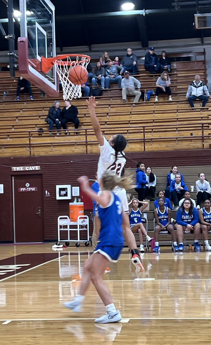 Halftime: Cavemen 32, Marian 13. #HungryHumbleSmart