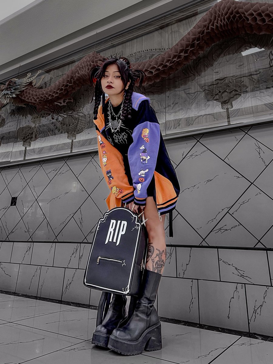 VampireFreaks's tweet image. We just love this pic of the one &amp;amp; only @distortedeyes with our RIP Tombstone Backpack! 💀🥰

#GothBackpack #TombstoneBackpack #Spookybackpack #goth  #gothic #alternative #emo #vampirefreaks