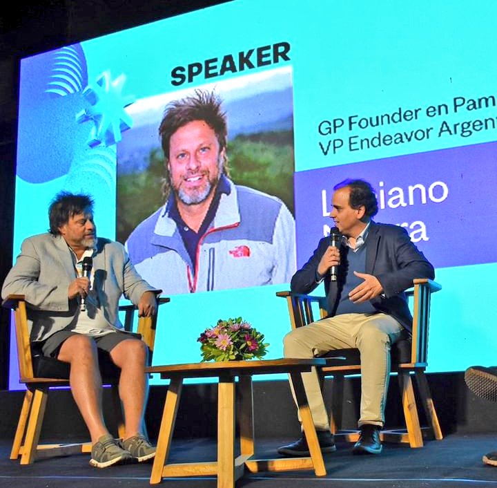 jmllamosas's tweet photo. La Experiencia Endeavor llegó a Río Cuarto, donde miles de emprendedores de la región se reunieron para impulsar el ecosistema #AgTech. La articulación público-privada, la ubicación geográfica, los clústers, las universidades y el campo, son factores que facilitan su desarrollo. https://t.co/i8zOCuXNb8