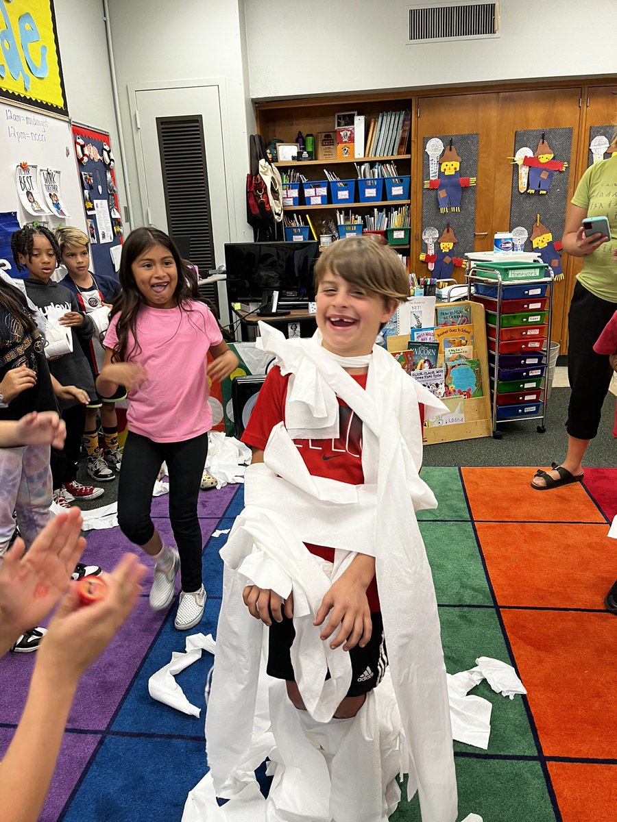 MsSlattum's tweet photo. Halloween part 2 @MadronaMustangs https://t.co/thWXrutDlz