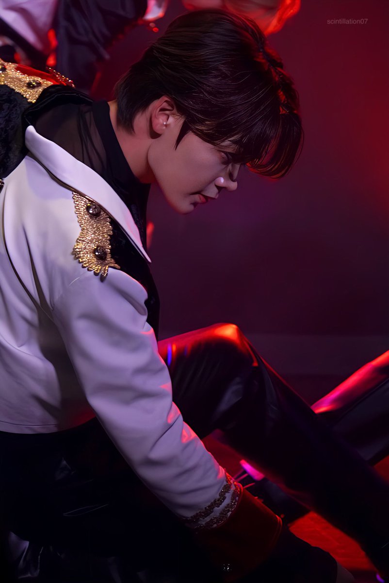 pdflvsrcky's tweet image. LA MANDIBULA DE JUJU !?!??!?!!?!!!?!!!?!!?!! ES UN GILLETTE

#TFN #티에프앤 
@TFN_official_