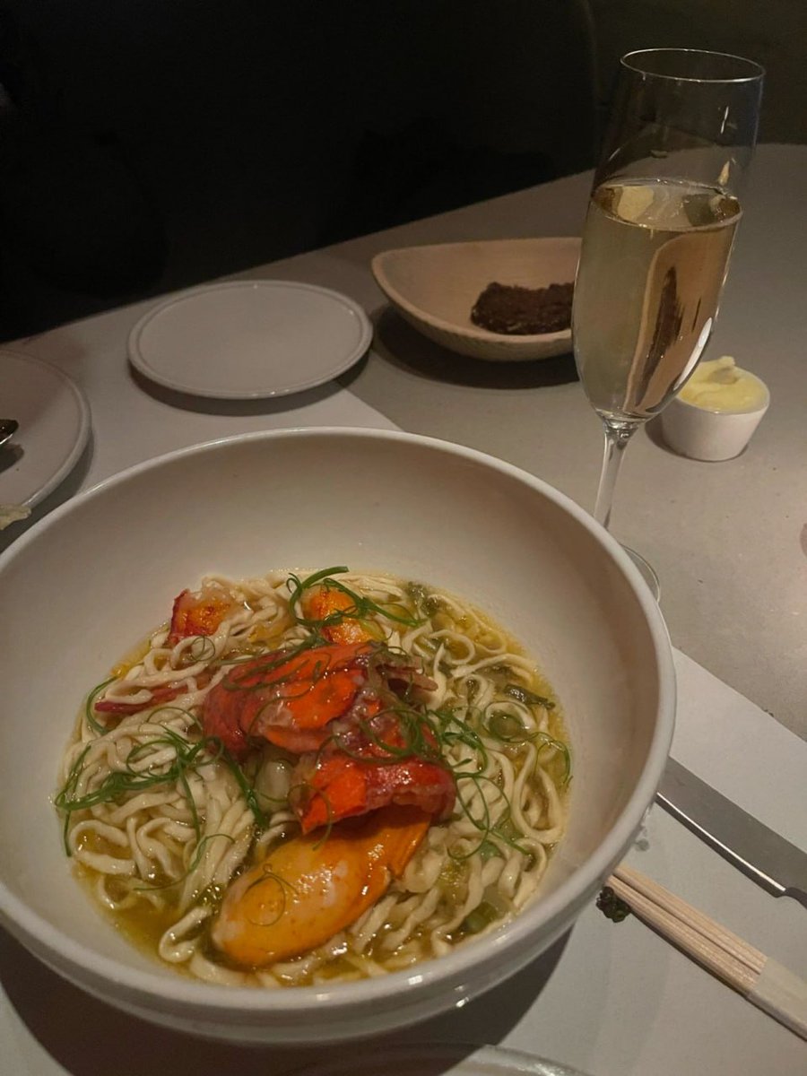 s_elfexpression's tweet image. Appetiser
Golden Ocelot
A dish not to be missed, caviar, warm octopus!
Main Course
Chinese and Western lobster pasta.
Sea bass very tender.
Steak grilled just right. 
Dessert coconut pudding coconut flavour was strong and not at all cloying!