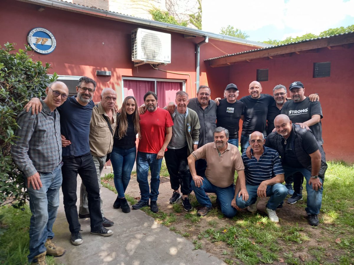 Hoy nos reunimos con el Centro de Veteranos de Guerra de Morón 🇦🇷 ❤️ para transmitirles el compromiso del gobierno municipal de <a href="/lucas/">Lucas Maldonado</a>.ghi de seguir trabajando junto a ellos en defensa de nuestra soberanía en las Islas Malvinas