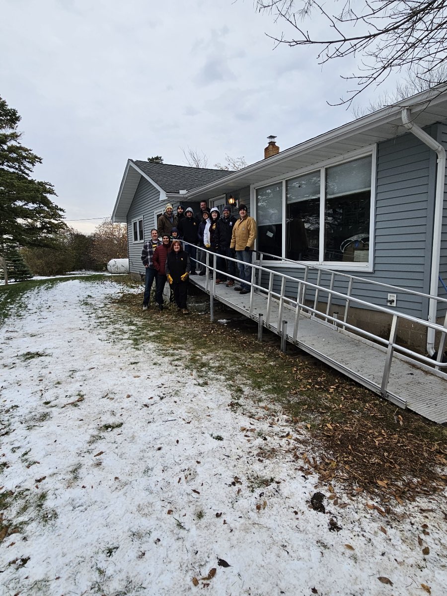 Greg Schneider tweet media