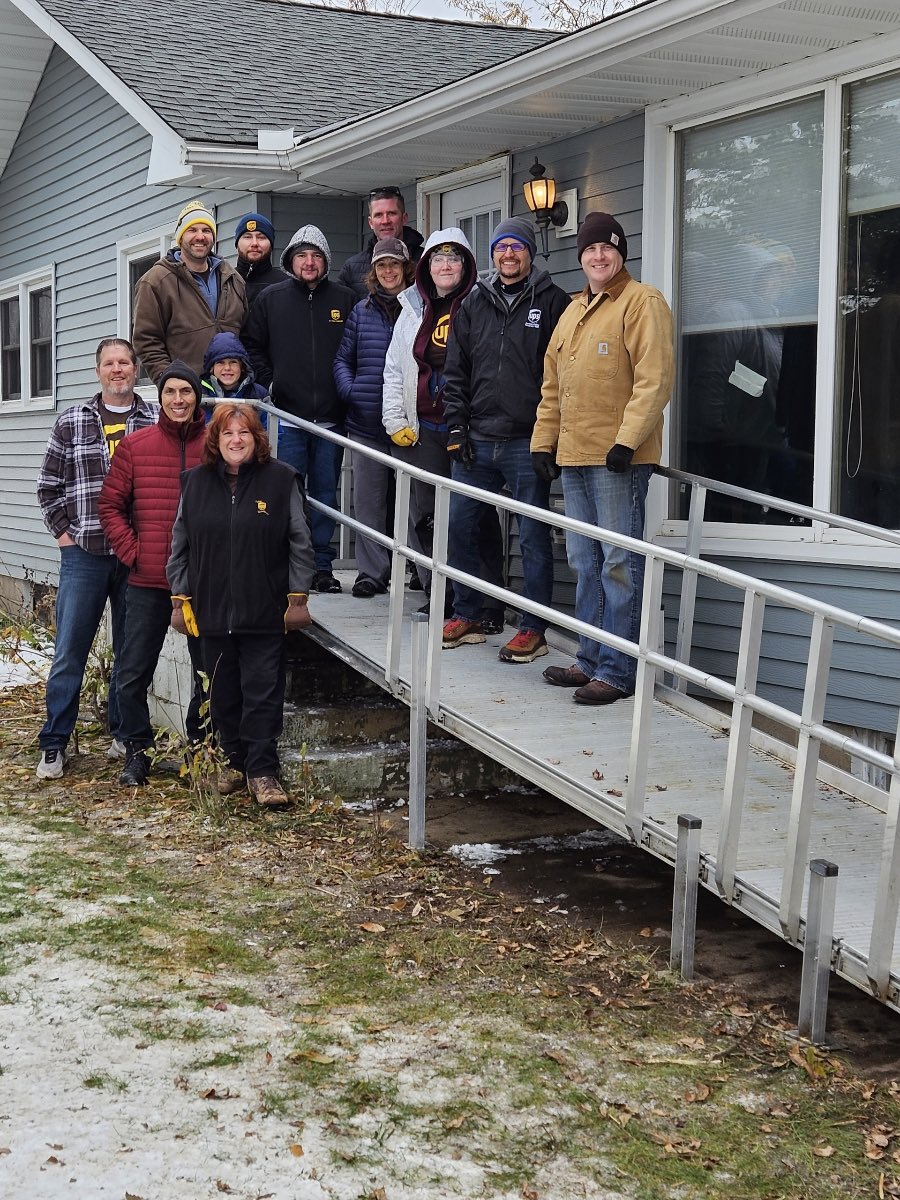 Greg Schneider tweet media