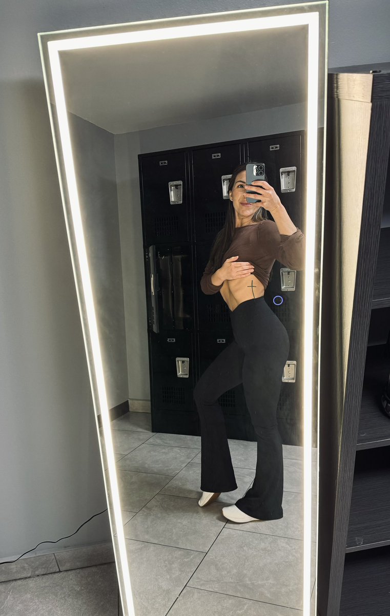 kelss_burton's tweet photo. One day, or day 1️⃣. You decide 🙏🏽 https://t.co/mk0rfxPRW7