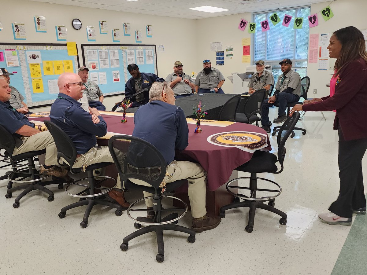 We are beyond thankful for <a href="/FultonCoSchools/">FultonCountySchools</a> Maintenance Team! They always go above and beyond, and <a href="/StonewallTell/">Stonewall Tell ES</a> appreciates them!!! #ThankfulThursday <a href="/NPorter17/">Nikki R. Porter</a> @aplatimore