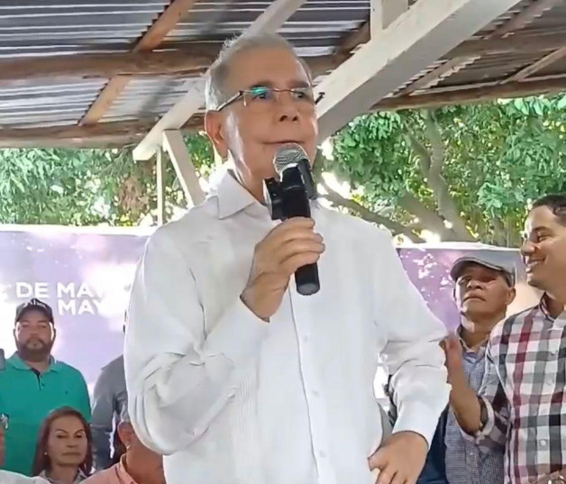 ListinDiario's tweet photo. Danilo Medina sobre Gobierno del PRM: “Ahora las neveras son Doble A: agua arriba y agua abajo"

Lea: https://t.co/aZSasZc3KB

#ListínDiario https://t.co/5K2h6RY2kC