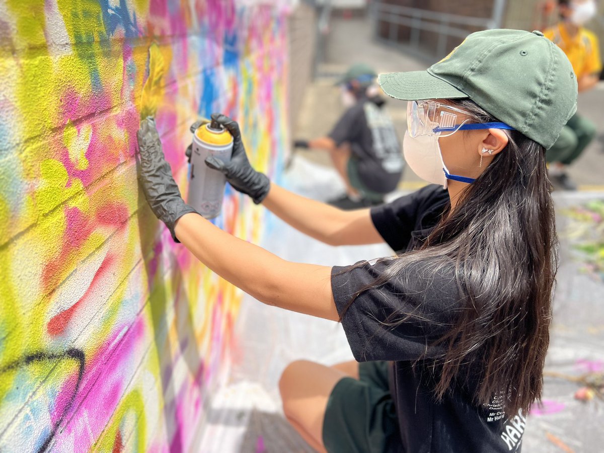 Ms Kelly Art Teacher (@mskellynewtown) on Twitter photo Year 6 <a href="/HarcourtPS/">Harcourt PS</a> are creating a mural today with an amazing Sydney artist, Neil Tompkins, we are half way there and it is looking great! #LoveWhereYouLearn #PublicSchoolProud #ArtMatters Year 6 <a href="/HarcourtPS/">Harcourt PS</a> are creating a mural today with an amazing Sydney artist, Neil Tompkins, we are half way there and it is looking great! #LoveWhereYouLearn #PublicSchoolProud #ArtMatters