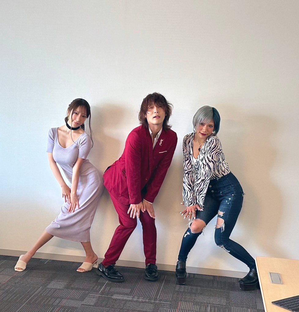 ただいま発売中の
【TVBros.】様
連載『清水あいりにツッコミたい!』

ゲストは
ぱーてぃーちゃん👼🏻👏🏻🤍
前編が掲載されています。
皆様ぜひチェックしてください！

TV Bros. 2023年12月号コミックアワード号 https://t.co/pcUh3I4ypU
#TVBros
#ぱーてぃーちゃん　
#清水あいりにツッコミたい https://t.co/0PMkgo6oxO