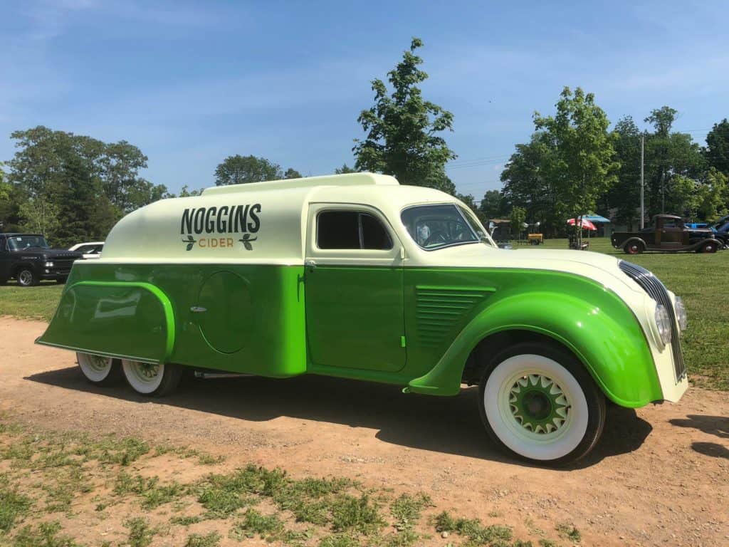 QuirkyRides's tweet photo. #1930s #DeSoto #Airflow custom #truck #Noggins https://t.co/EZNqjb6fAk