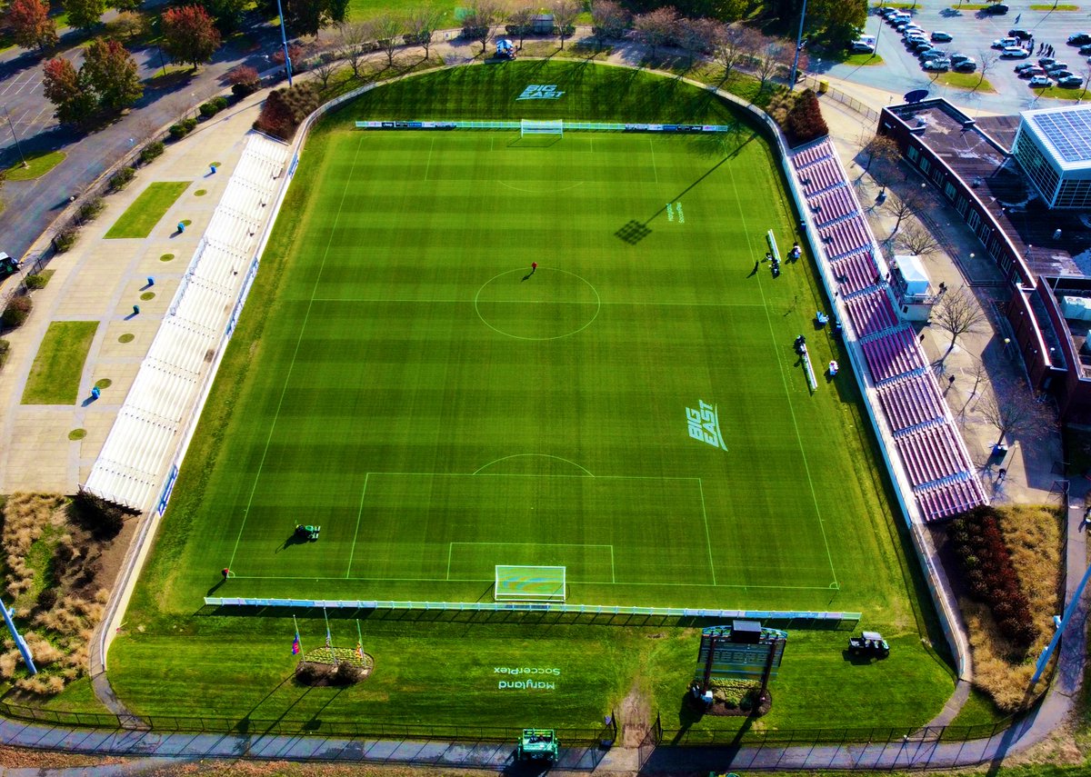 MDSoccerPlexGEM's tweet photo. Finishing touches before 2nites @BIGEAST ⚽️ Semi-finals. Hendricks Field @ @MDSoccerPlex matches 101 &amp; 102 of 2023 (on field event 179)

@Tahoma31Bermuda holding green as @MtnView_Seeds &amp; @BarenbrugUSA Ryegrass comes up through 

#GrowGrassGrow @MarylandSports https://t.co/ajDHEUPFay