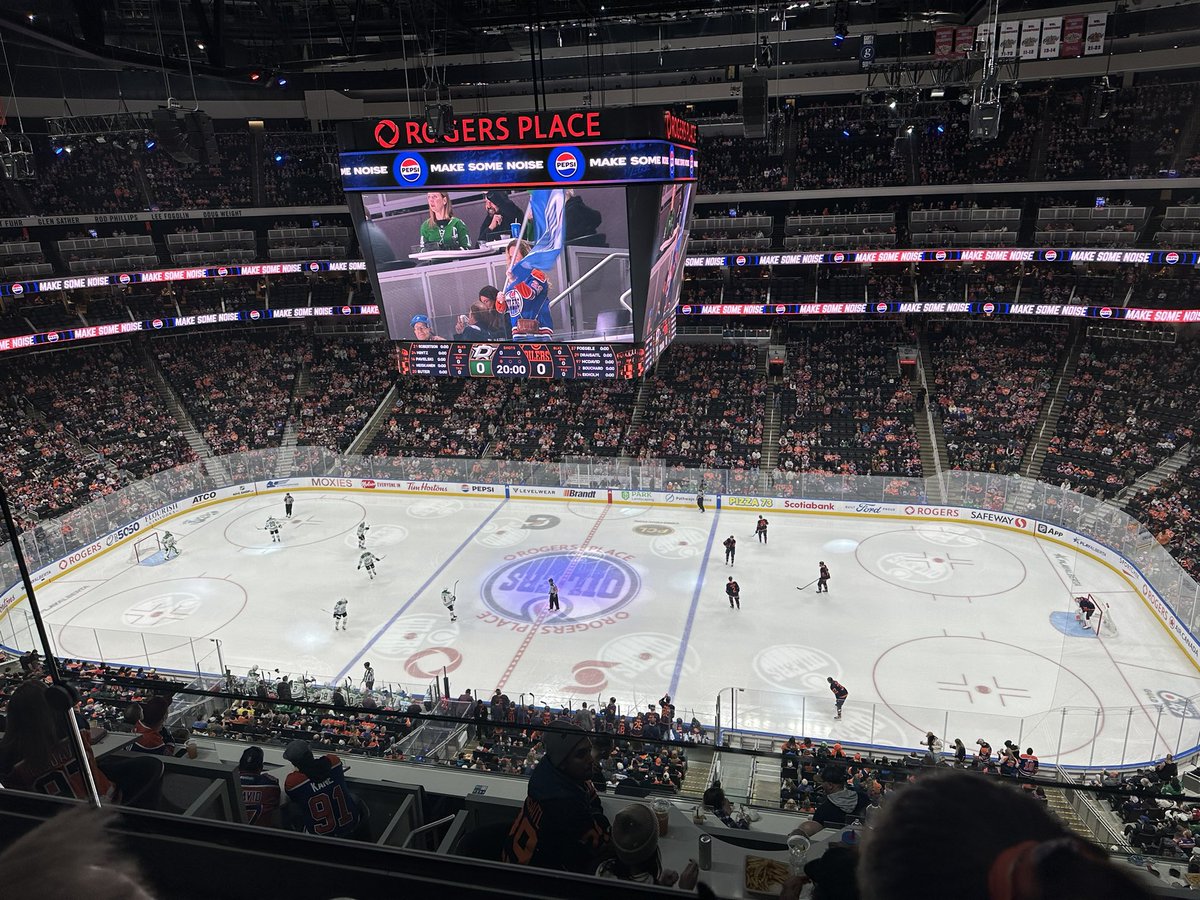 MintPMAirdrie's tweet photo. Finally at a game!! https://t.co/LpdCNp7ARf