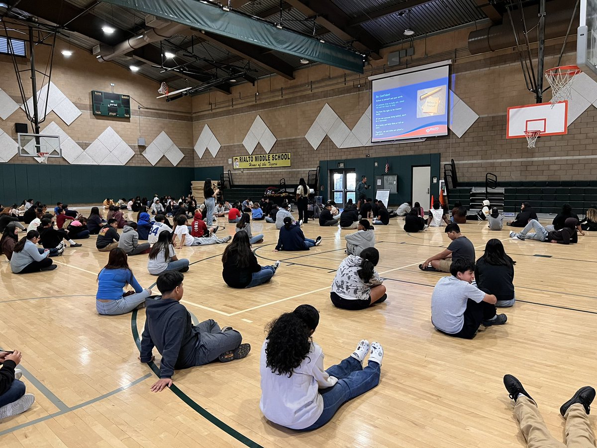 Thanks to officer Reed and our new Student Success Strategist Ms. Murillo, for talking to our student about how to avoid being victims of bullying. Students learned strategies and even got some RMS swag. #rialtomiddleschool #integrityanddetermination