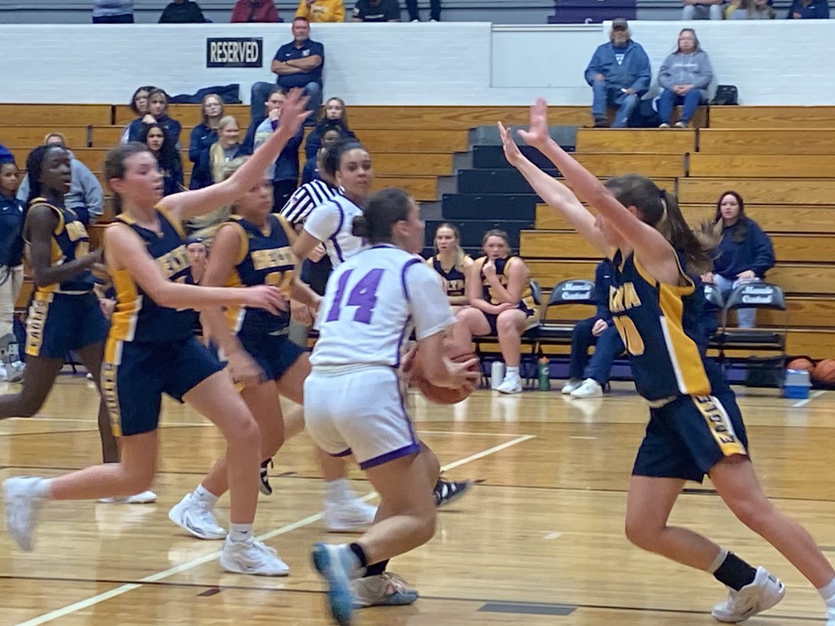 DeltaEagles_'s tweet photo. 🏀🦅 Varsity Girls Basketball |📍Muncie

🚨FINAL SCORE🚨

🦅 Delta - 51
🟣 Muncie Central - 17

🦅 #ᴇᴀɢʟᴇᴘʀɪᴅᴇ 𝘹 #ᴡᴇᴏᴠᴇʀᴍᴇ https://t.co/gQMZcRewZT