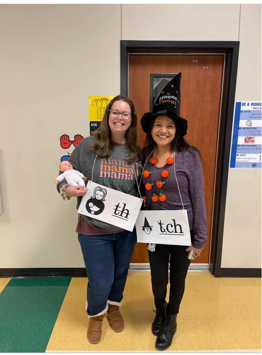 NisdSSDept's tweet photo. Dyslexia specialists on Halloween as characters from our keyword and sound decks! #untileveryonecanread https://t.co/AsnSHRRet7
