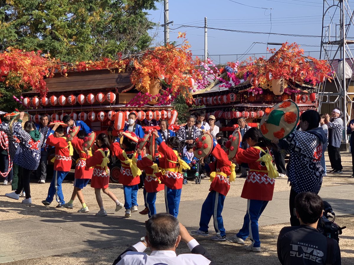 hiroyuki_kono_'s tweet photo. 水雲神社例大祭に参列させていただき、地域に発展と安寧が齎されることを祈念し、玉串奉奠を致しました。

気持ち良い秋の陽気の中、山車が勇壮に繰り出していき

地域を巡行した後、18時30分頃から
神社にて山車の宮入りが行われます！

#伊達市
#水雲神社
#例大祭
#お祭り
#祭り
#伏��
#秋晴れ
#山車 https://t.co/iY2osJ3DOH