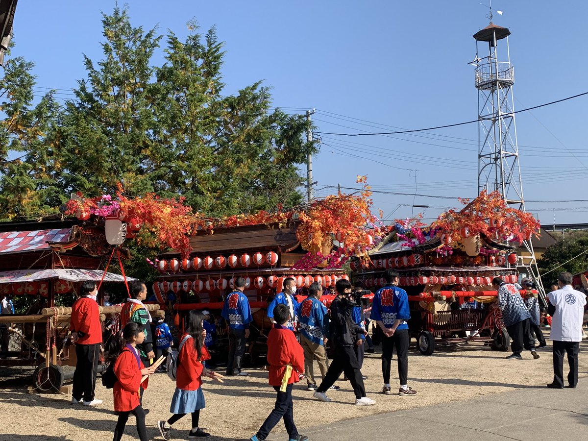 hiroyuki_kono_'s tweet photo. 水雲神社例大祭に参列させていただき、地域に発展と安寧が齎されることを祈念し、玉串奉奠を致しました。

気持ち良い秋の陽気の中、山車が勇壮に繰り出していき

地域を巡行した後、18時30分頃から
神社にて山車の宮入りが行われます！

#伊達市
#水雲神社
#例大祭
#お祭り
#祭り
#伏��
#秋晴れ
#山車 https://t.co/iY2osJ3DOH
