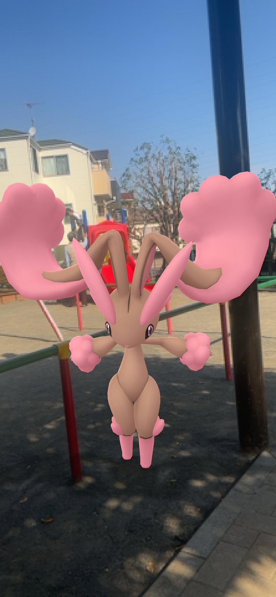 pochi_wolf's tweet photo. Pokémon GO の楽しさを体験しよう！https://t.co/7mUpycNx5c
#ポケモンGO
#ミミロップと一緒
@日吉五丁目公園 https://t.co/ONDVTEQE0H