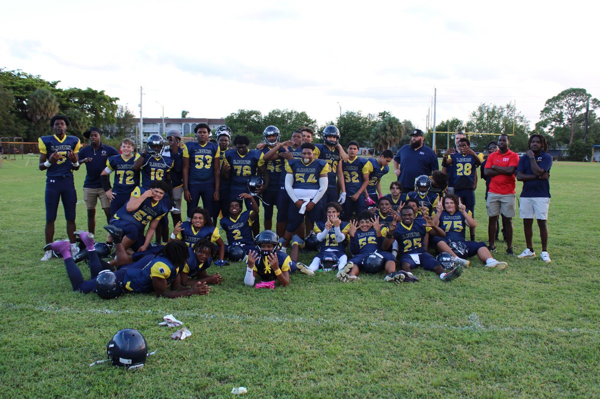 dm_p156's tweet image. Family ✌️🖤