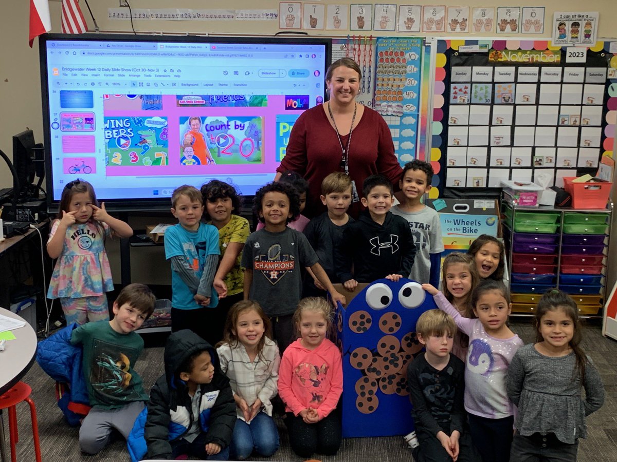Our class is so lucky to have FOUR amazing room moms ❤️ Today they visited our class to decorate our box for our canned food drive. Now all we need to do is feed our Cookie Monster! We are so excited to help others during the holiday season.