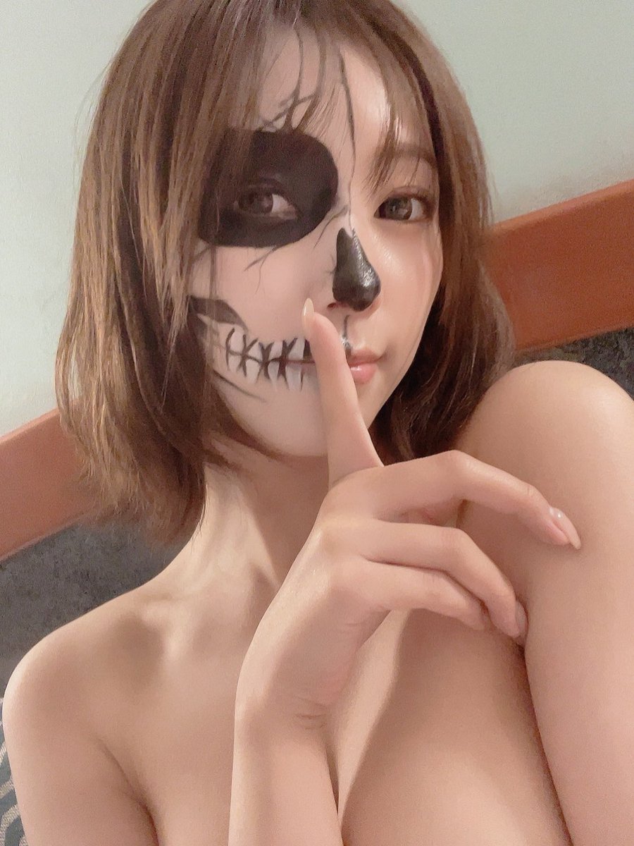 tubasa_mai_'s tweet photo. せっかく死者の日やし、
メキシコシティー中心部に繰り出そうかと思ったけど、、、

人多そうだし、
すぐ暗くなるから帰ってきた✌️
明日は大移動なので早めに休みます！

おやすみなさい🛌ｽﾔｧ… https://t.co/H6dDd62bMJ