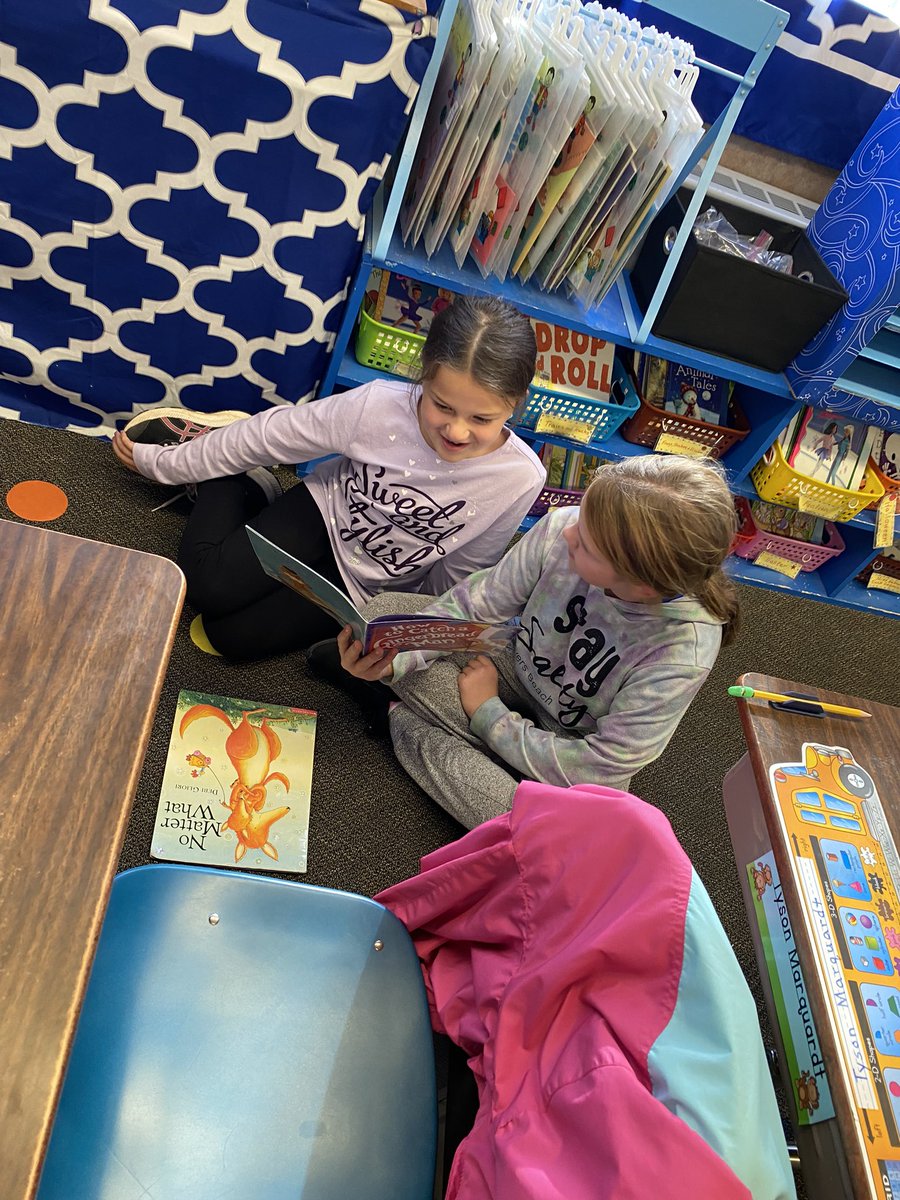 grade_b's tweet photo. Our first time with our 1st Grade Reading Buddies!! 💙📚 https://t.co/uaQBdeQDEV