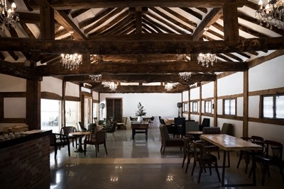 ideabox7's tweet image. 경기도 광주 남한산성속 단풍 미모 성수기 한옥카페 - ALLTHATTRAVEL - go.shr.lc/3SqpzfI