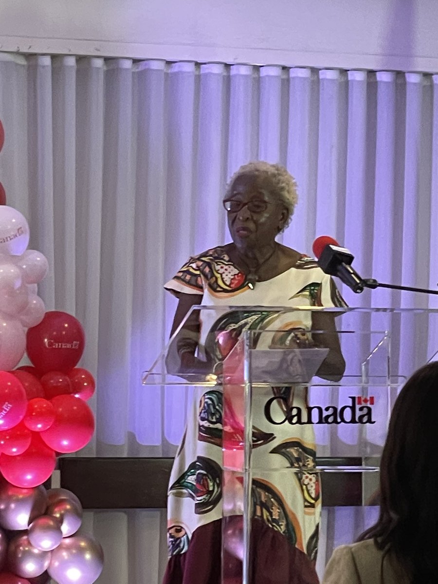 Congratulations to the trailblazing, inspirational Linnette Vassell who won the Lifetime Achievement Award for Advancing Gender Equality! #EqualityMattersJA @CanadaJamaica @wrocjamaica