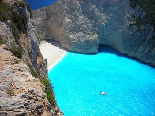 robinripley's tweet photo. Turquoise Sea, Zakynthos Island, Greece #TurquoiseSea #ZakynthosIsland #Greece https://t.co/REW54wTjnU https://t.co/VZWvoMr9RD