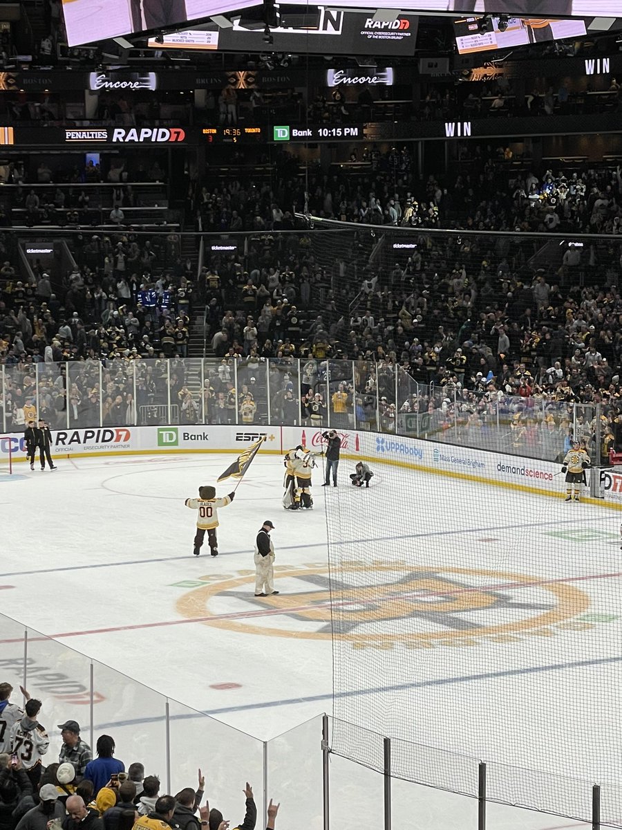 sjp144's tweet photo. Awesome first game of the season win!!🏒🏒 https://t.co/YjRxk0qHnI