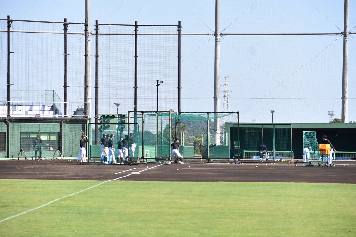 韓国プロ野球「ハンファ・イーグルス」のキャンプが11月2日よりスタートしました！
日程：11/2～4、11/14～24
※侍ジャパンキャンプが入るため、11/5～11/13のハンファイーグルスのキャンプは別の場所にて行われます。
＃한화이글스 
＃ハンファイーグルス
＃清武総合運動公園
＃마무리캠프