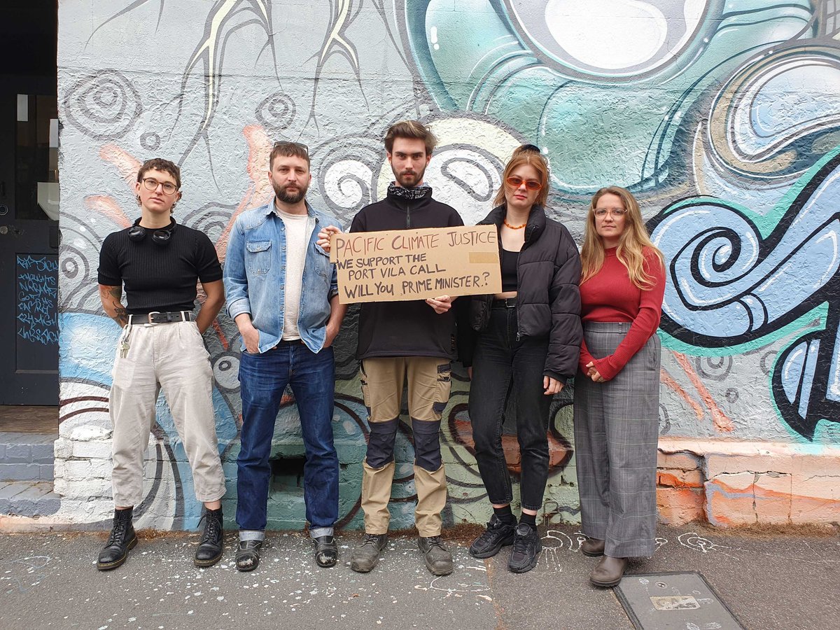 FoEAustralia's tweet photo. In solidarity with the Pacific, on the eve of the Pacific Islands Forum, we call on the PM to do the right thing - to support #PacificClimateJustice by signing the #PortVilaCall for a Just Transition to a Fossil Fuel Free Pacific? #Auspol #PIFLM52 https://t.co/8vLqx5bHsg