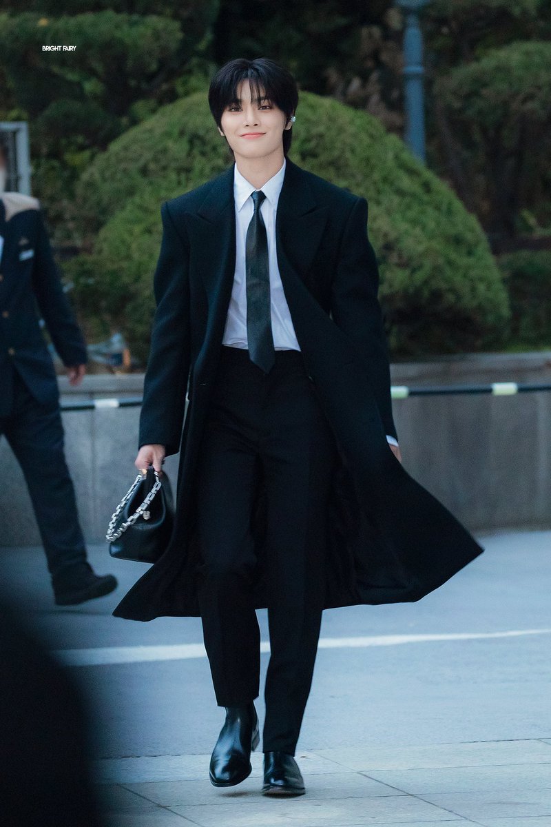 brightfairy_ji's tweet photo. [HQ] 231101 ✨
#스트레이키즈 #아이엔 #StrayKids #I_N #ストレイキッズ #アイエン #ジョンイン #I_NxALEXANDERMCQUEEN https://t.co/kK5dYEIOXl