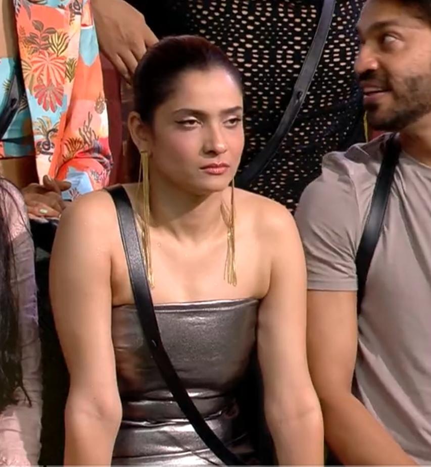 AxaySharma16's tweet photo. Ankita Aur Aishwarya Ki Fight Mein Kaun Hai Right?

Like #AnkitaLokhande
Rt. #AishwaryaSharma 

#BiggBoss17 #BB17 https://t.co/pslf72vXvB