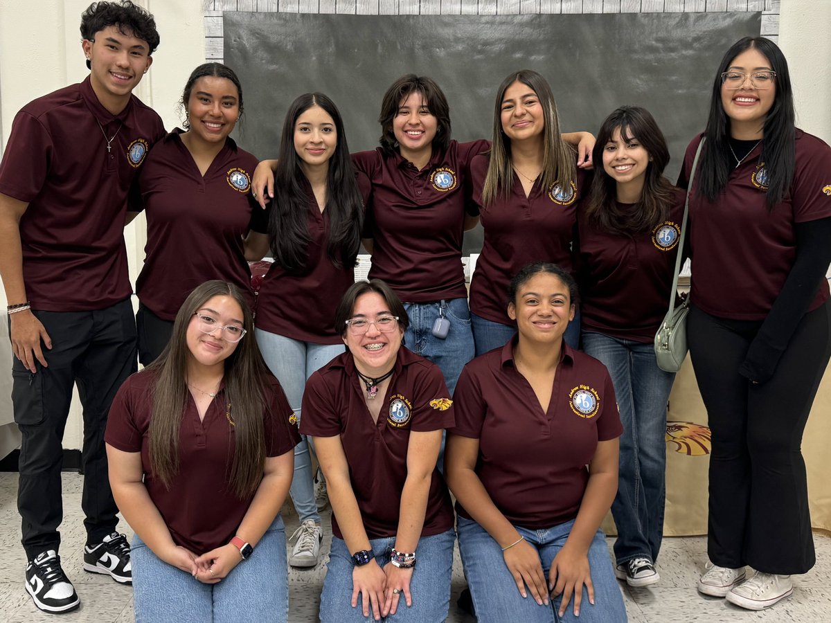 Tonight’s event was great!   I am grateful to all our parents, students,  teachers, feeder pattern representatives and EPISD board president  that attended our Andress IB Open House! 💙
<a href="/ElenaMo2016/">Elena Spalloni-Montero</a> 
<a href="/ODPHIRuben/">Luis Ruben Alarcon</a> 
<a href="/EPISDAcademics/">EPISD Academics</a>