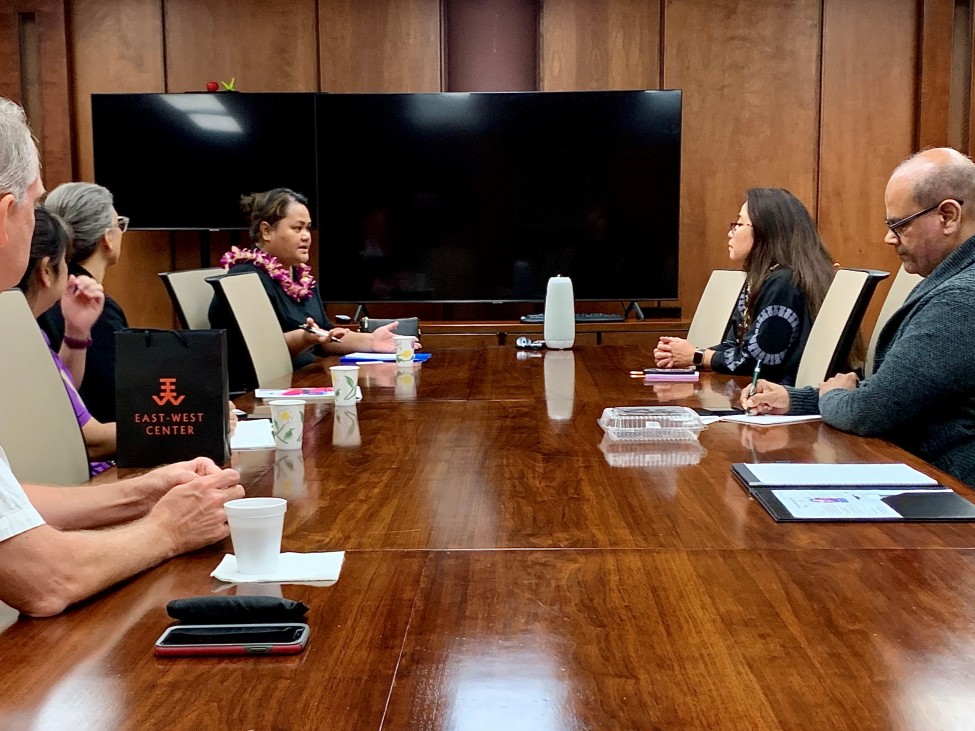PIDP_EWC's tweet image. Gathering at the @EastWestCenter, we discussed collaborative opportunities with Honorable Elina P. Akinaga, Secretary of the Department of Resources and Development for the Federated States of Micronesia alongside Dr. Sumeet Saksena, @EWCResearch Senior Fellow. #PIDP