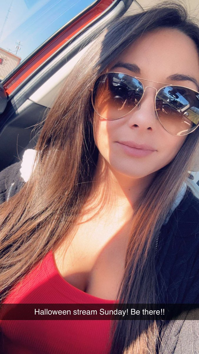 Halloween stream Sunday cuties! Be there! I’ll be dressing up as….. well those who know me know 🤣🤌