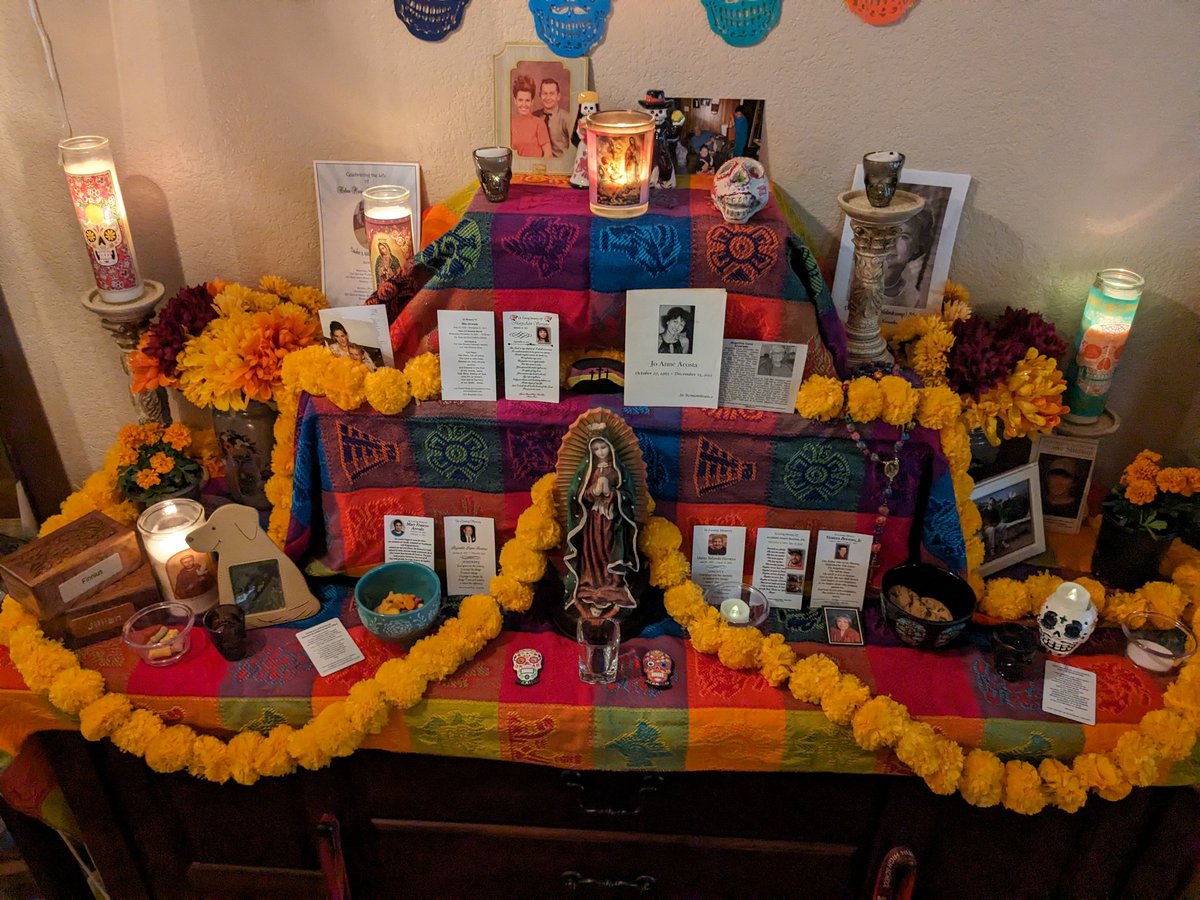This year's Dia de los Muertos altar is especially special because we remember my mother and my mother-in-law. God called them home within 3 weeks of each other. 
May they rest in eternal peace. 🕊️🙏🏼✝️