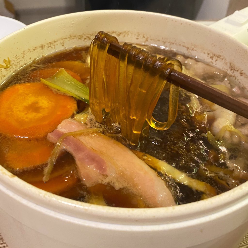 ขออวยยศเส้นนี้จริงๆแบบ 100/10 กินกับซุปน้ำดำ yamamori ยิ่งนัว ทำเองง่ายมาก กินกับซุปกิมจิก็ดี กินกับอะไรก็อร่อย มีติดห้องไว้เลย !!!