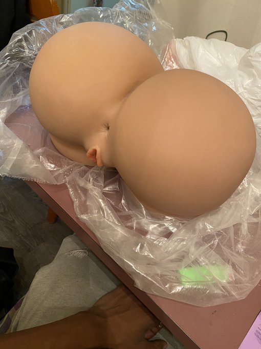 Solo content coming 🔜 https://t.co/WlAYFTU3AB<a href="/tag/newprofilepic"class="tags"><span>#newprofilepic</span></a>