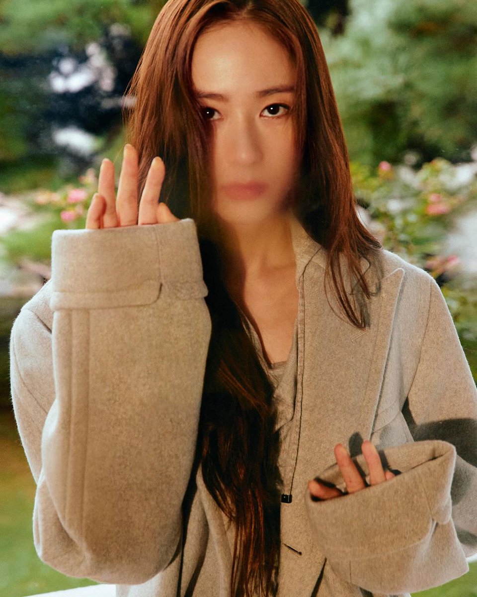 krystclass's tweet photo. HQ &amp; logo-less from H&amp; https://t.co/RU55n2Ce4u
