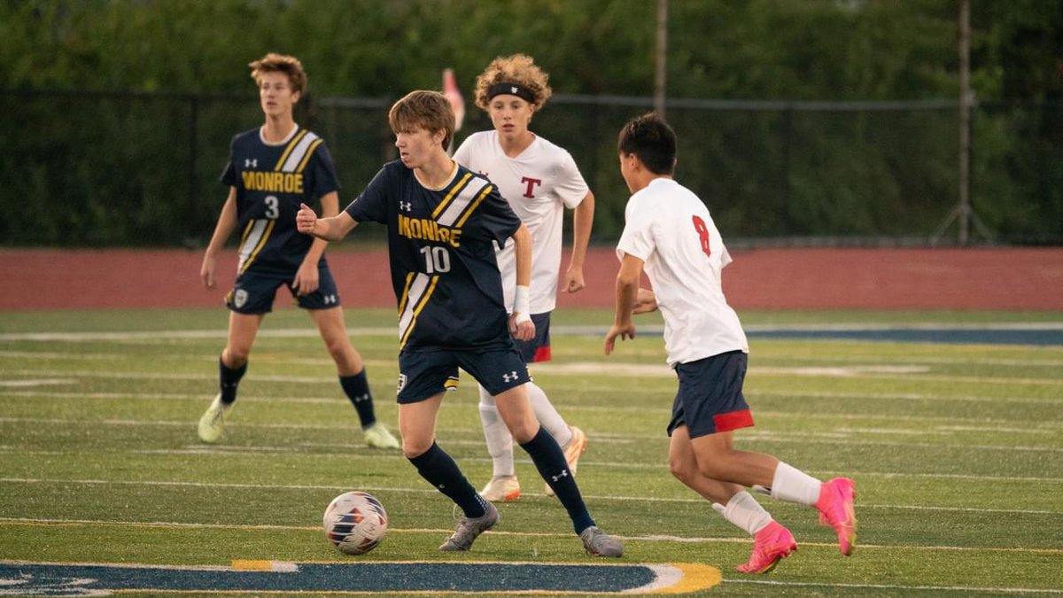 ZacharyOborne's tweet photo. Go watch my Sophomore Season Highlight Video

https://t.co/mpoTkroAhB https://t.co/W60hYAUWA3