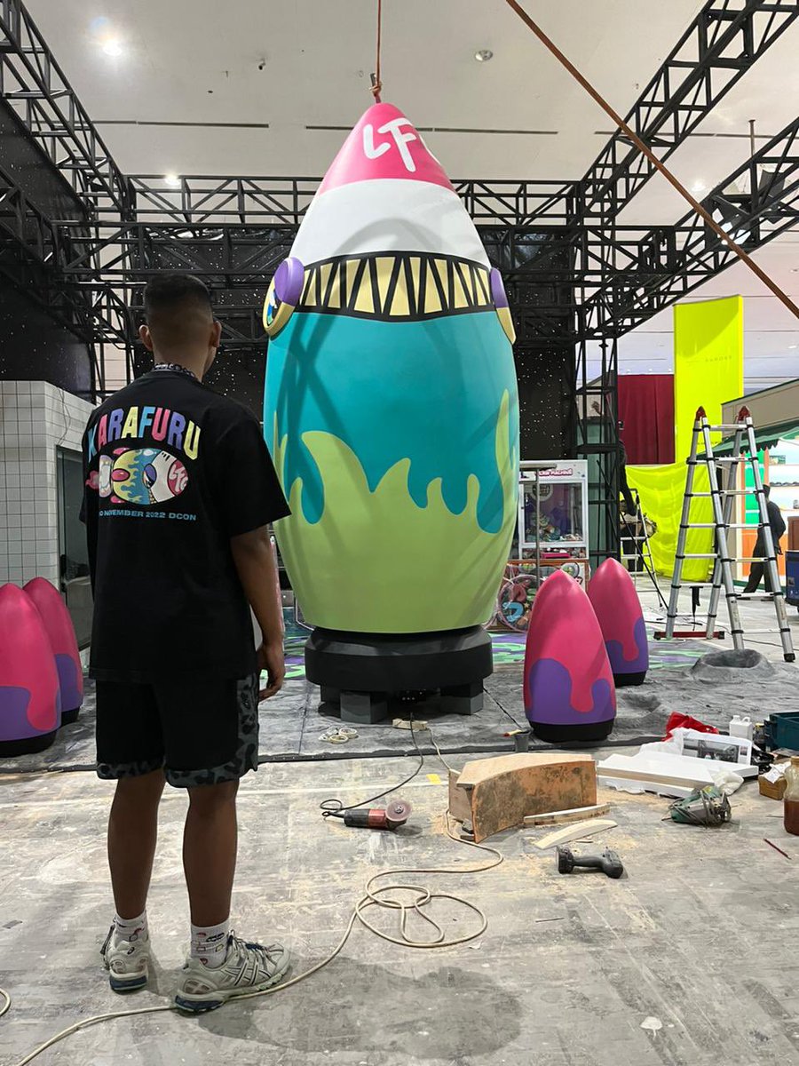 Jejouw's tweet image. Building some rockets and juice shop at the same time ❤️ @KarafuruNFT