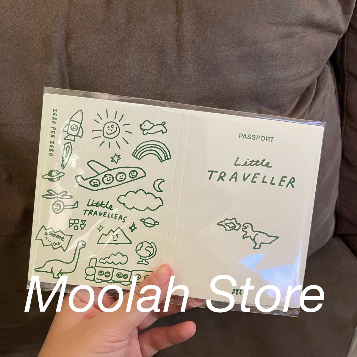 moolah_store's tweet photo. ไดโนเสาร์เขียวมีสินค้าพร้อมส่ง 1 ชิ้น ใครสนใจทัก DM ได้เลยค่า 🥰
#พรีออเดอร์เกาหลี #พรีเกาหลี #รับหิ้วเกาหลี #ZEROPERZERO #passportcover https://t.co/uUlPM7vn8X