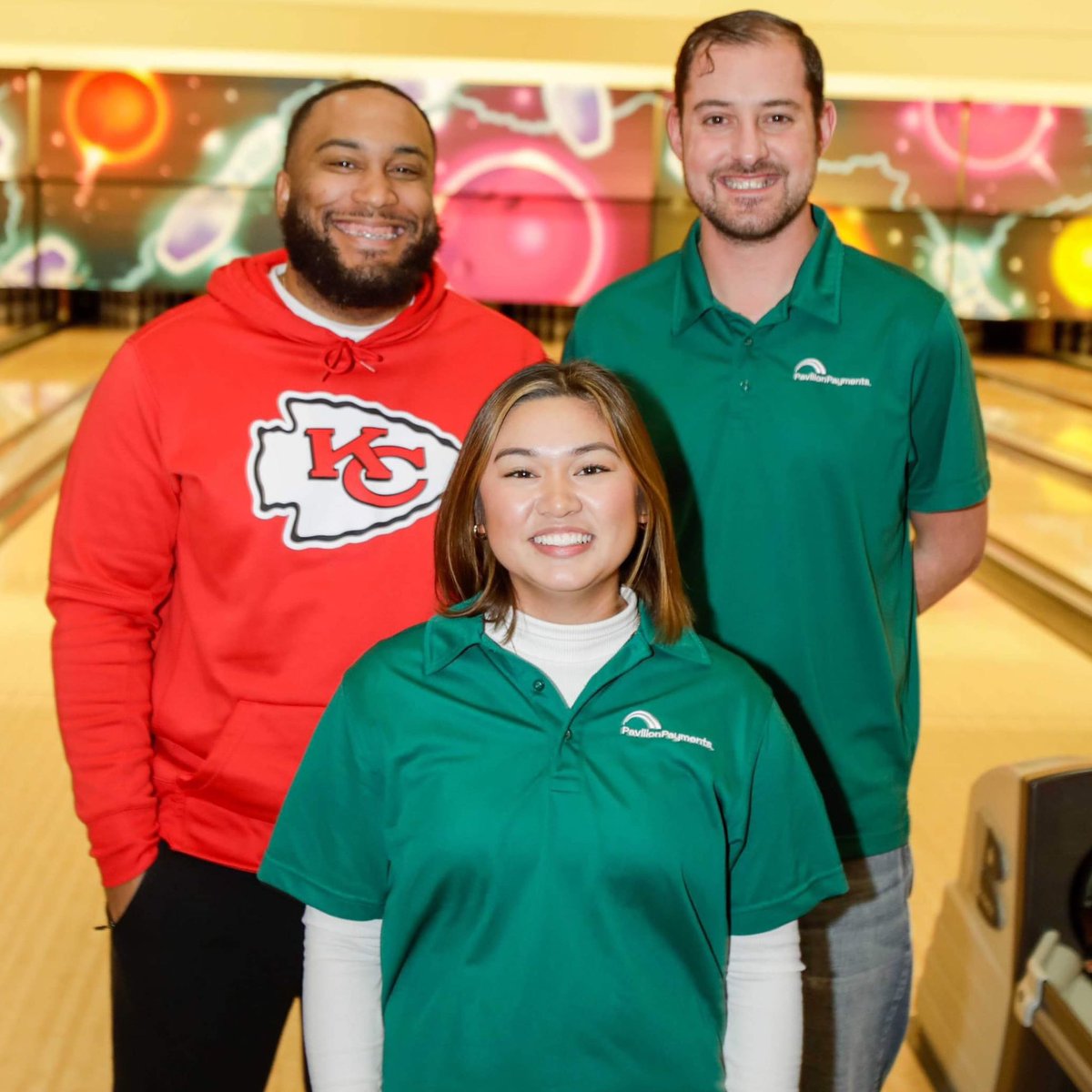 PavilionPayment's tweet photo. The Triple Threat! Shoutout to these incredible @PavilionPayment @vip_preferred bowlers for reppin today @LVHostAC #superbowling @southpointlv! 🟢🎳

#pavilionpayments #yourlvhost #lvhostac #ambassador #lasvegas #vegas #nobodydoesitlikevegas https://t.co/BVwE4YrTeh