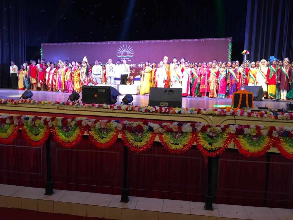 The #KVS Rashtriya Ekta Parv has been inaugurated in Kolkata on 31.10.2023 . KV Students selected from all the 25 KVS Regions across the country, will compete in various Competitions at National Level during this three days Parv.  #KVSRashtriyaEktaParv #EktaDiwas #SardarPatel