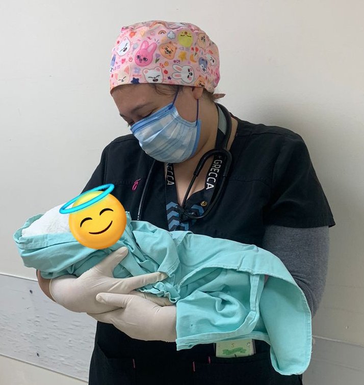 karmaskz22's tweet image. the first thing this baby saw when he was born was a skzoo hat