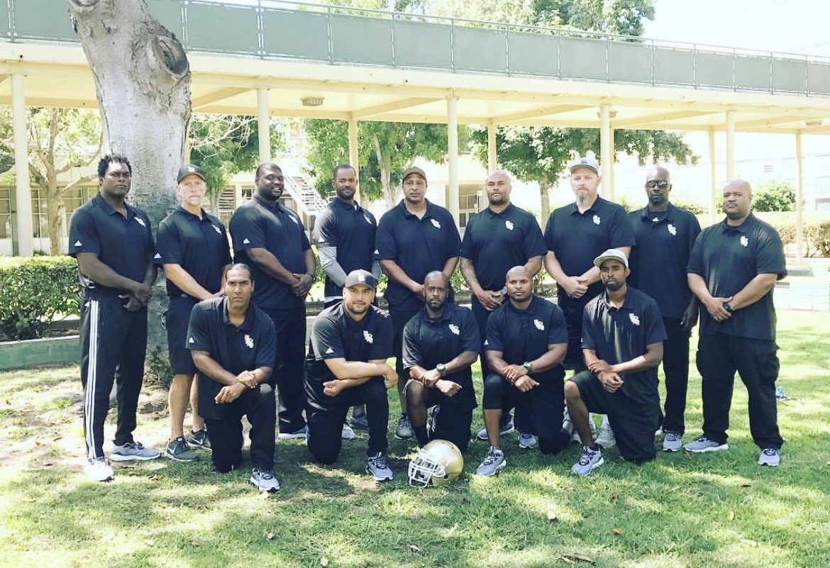 TheMatt_V's tweet photo. 2017‼️ 1600 Atlantic @LBPoly_Football 🔥💯🗣️👀🧐😤🤷🏻‍♂️ https://t.co/3Er8Q0DnKh